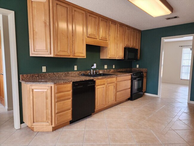 Foto del edificio - Step into luxury living with this stunning residence!