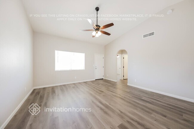 Building Photo - 10212 N 88th Dr