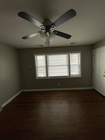 Foto del edificio - 1061 E 80th St