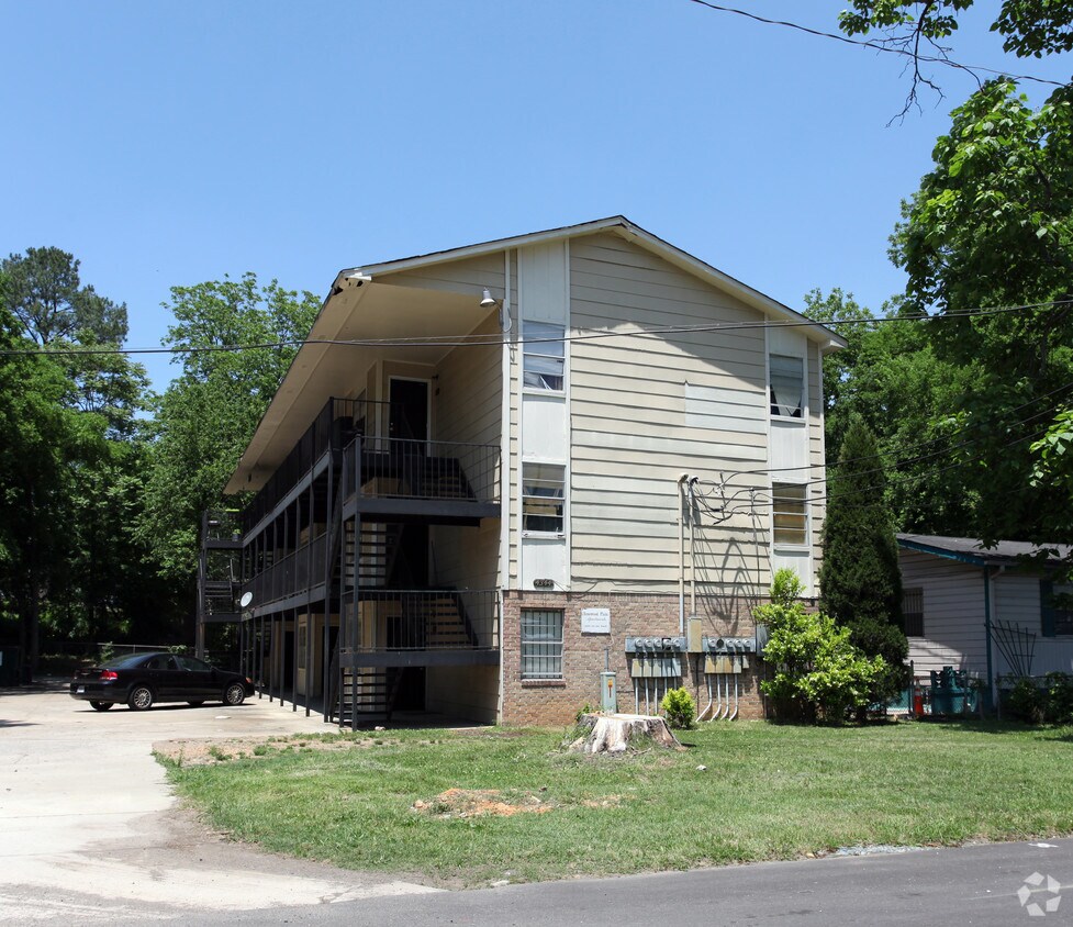 Building Photo - Rosewood Plaza Apts
