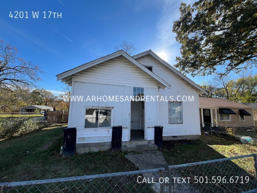 Foto principal - 4201 W 17th Little Rock | 3 Beds | 1 Bath