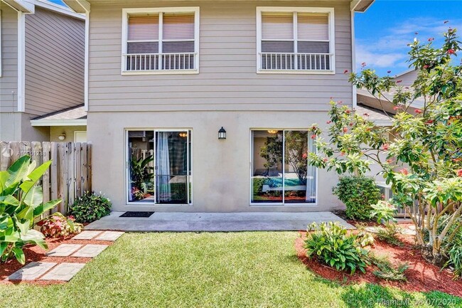Foto del edificio - 12220 NW 36th Pl