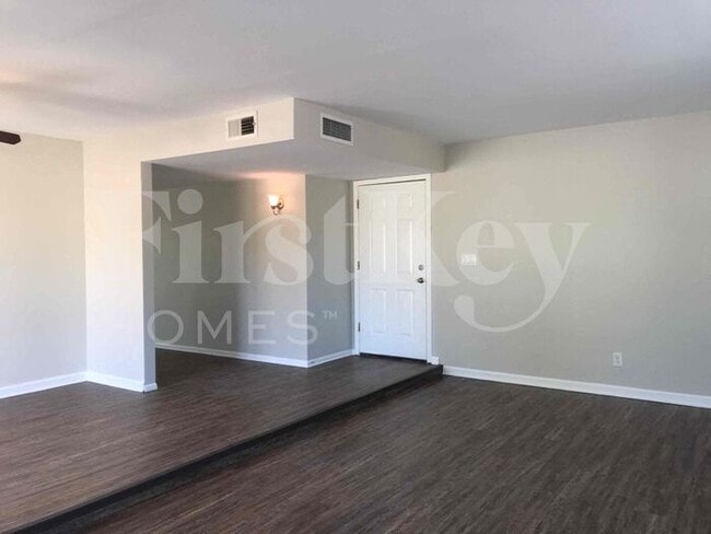 Building Photo - 4423 E Pinto Ct
