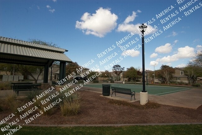 Building Photo - 2353 E Huntington Dr