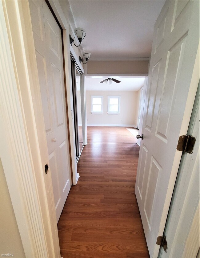 Building Photo - 3 br, 2 bath House - 2302 Chesning Ave