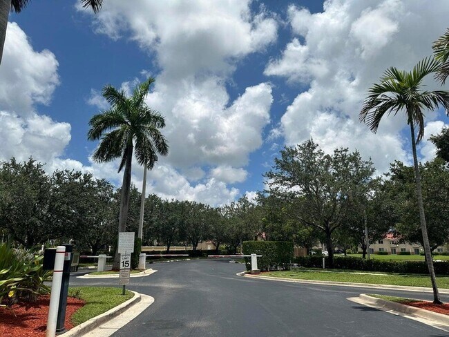 Foto del edificio - 3760 N Jog Rd