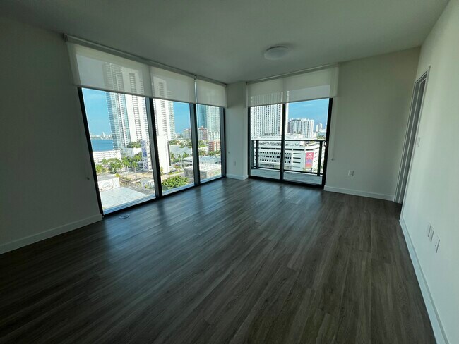 Foto del edificio - 170 NE 23rd St