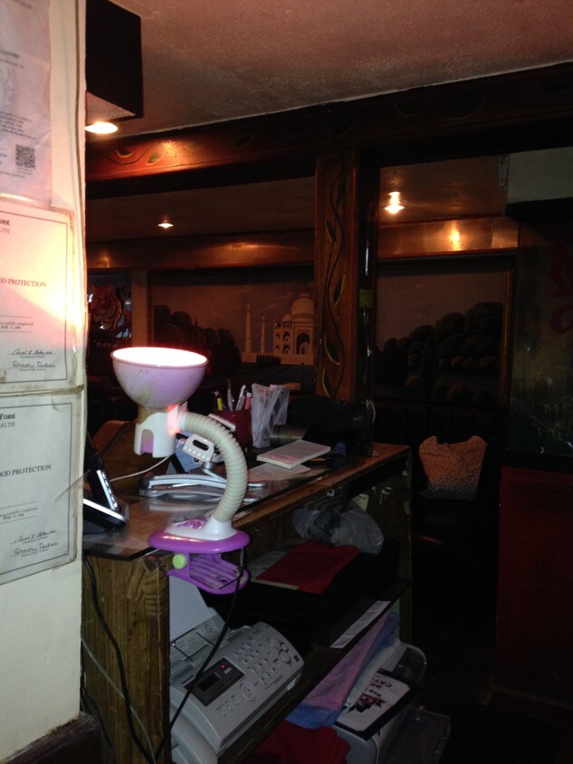 Foto del edificio - 310 E 6th St