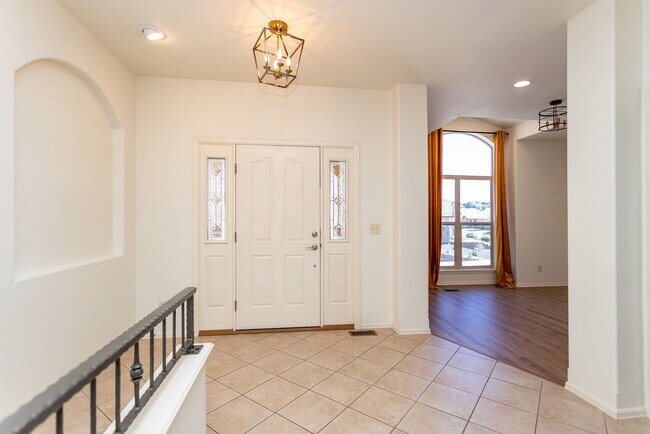 Building Photo - 8270 Regiment Ct