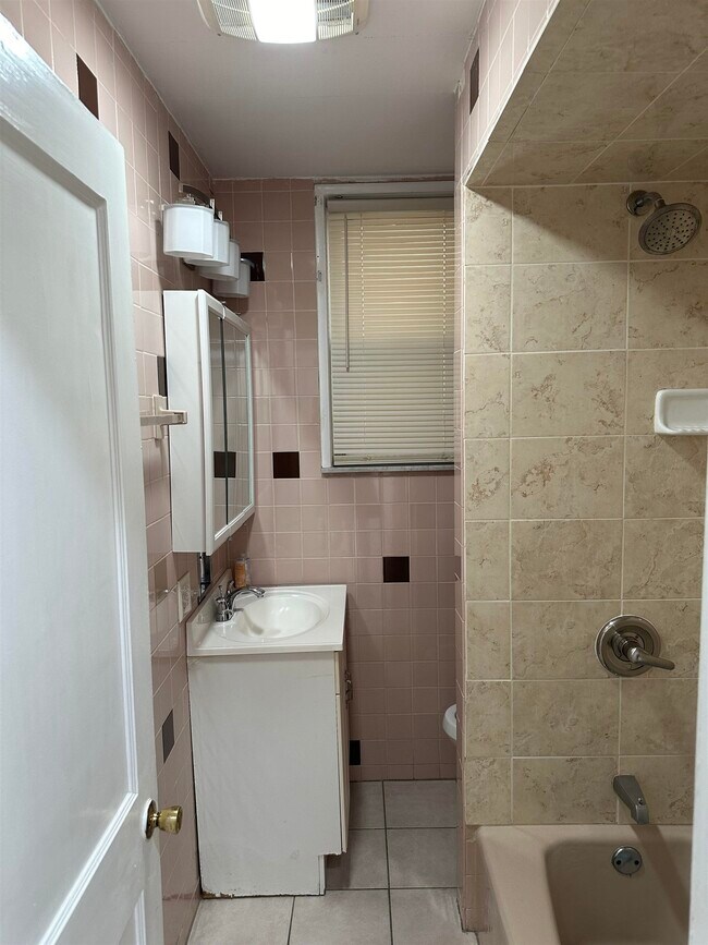Foto del edificio - 88 W 53rd St
