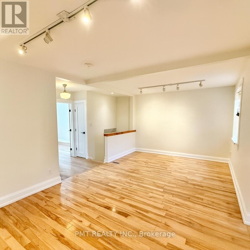 Primary Photo - 1164 Queen St E