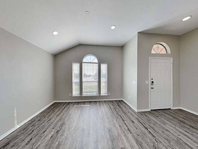 Building Photo - 1617 Lesli Dr