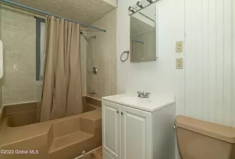 Foto del edificio - 42-44 Vrooman Ave