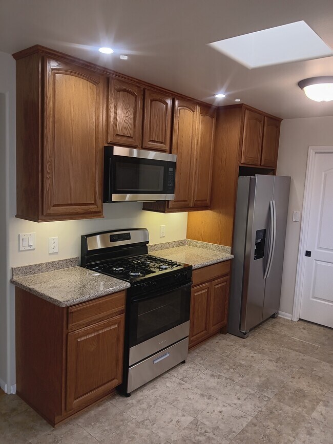 Foto del edificio - 7341 Newlin Ave