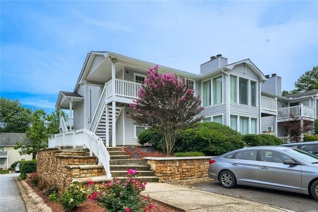 Building Photo - 905 Augusta Dr