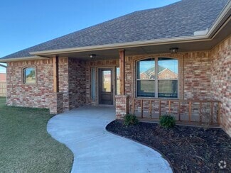 Building Photo - 77 NE Simmons Cir