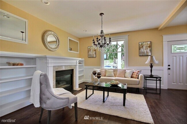 Building Photo - 5 br, 2.5 bath House - 3216 22nd Avenue West
