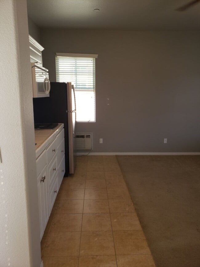 Building Photo - Small studio apartment at Riverpark, Oxnard $1600
