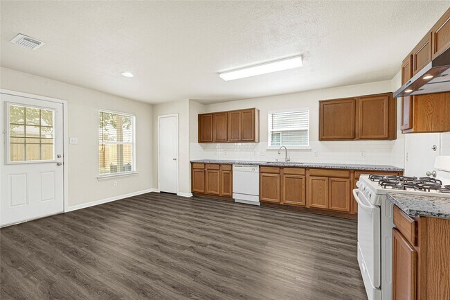 Building Photo - 29402 Legends Stone Dr