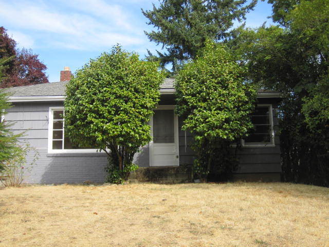 Primary Photo - 3 Bedroom House in Southwest Eugene