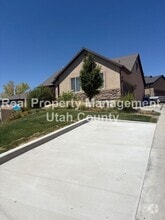Building Photo - 2083 N Raspberry Dr
