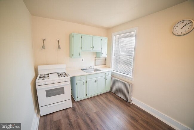 Building Photo - 527 Fairmount Ave