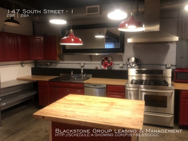 Building Photo - 147 South Street