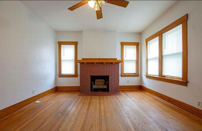 Building Photo - 1209 S 55th St