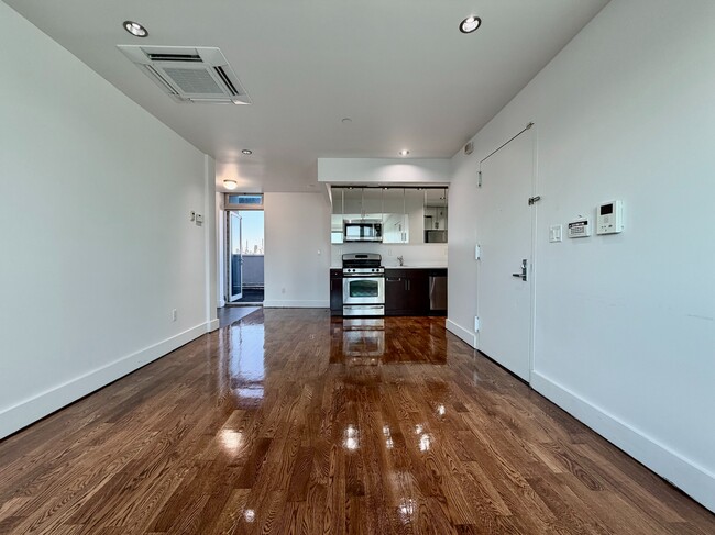 Building Photo - 143 Skillman Ave