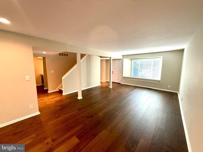 Building Photo - 277 W Chelsea Cir