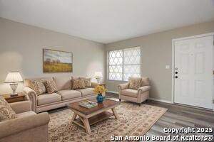 Foto del edificio - 7306 Glen Hart