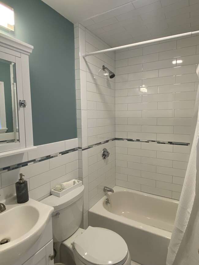 Bathroom - 6 Cross St