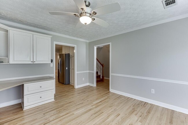 Foto del edificio - 1813 Rambling Woods Dr NW