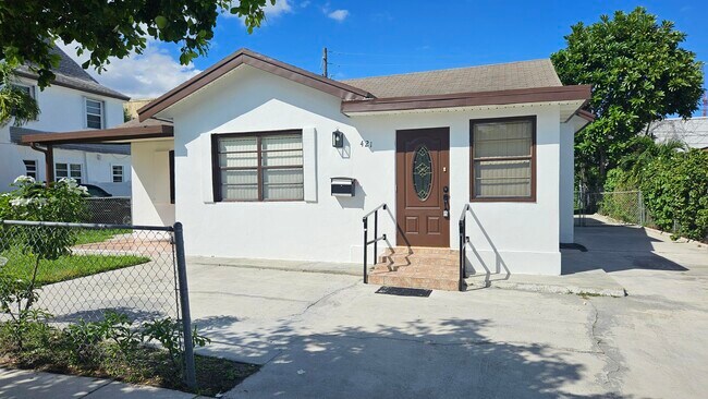 Foto del edificio - 421 Ardmore Rd