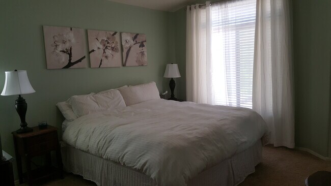 Master bedroom - 17365 N Cave Creek Rd