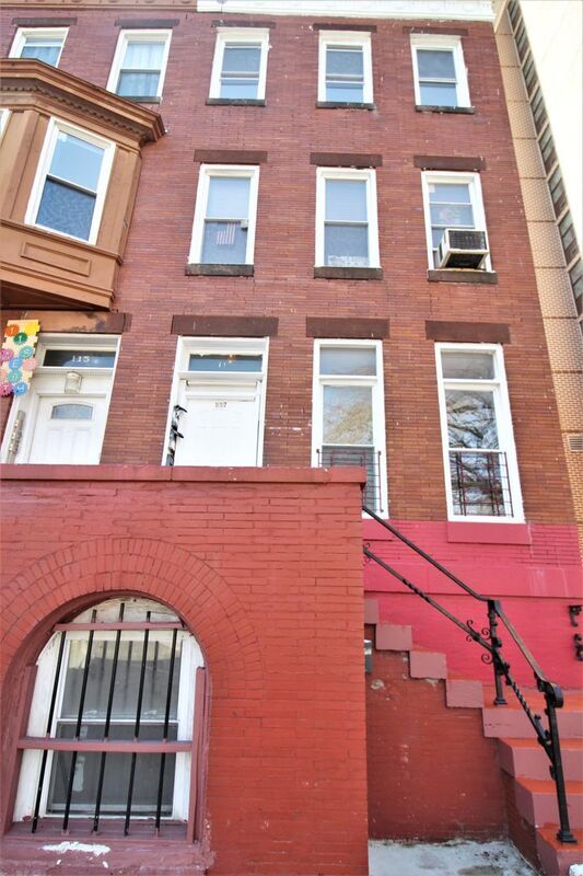 Primary Photo - 117 W 29th St