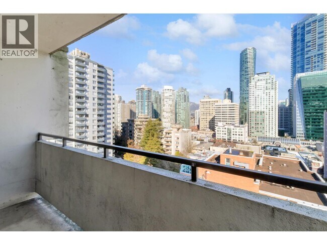 Photo du bâtiment - 1127 Barclay St