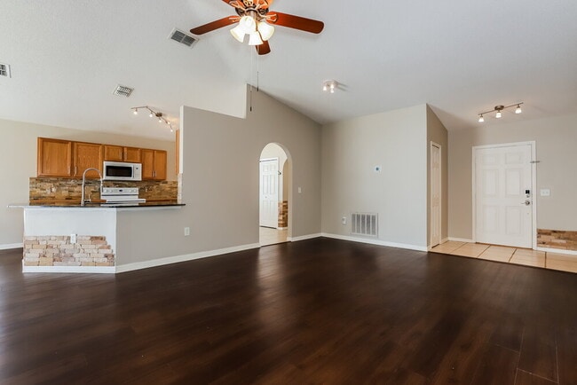 Building Photo - 12620 Lake Vista Dr