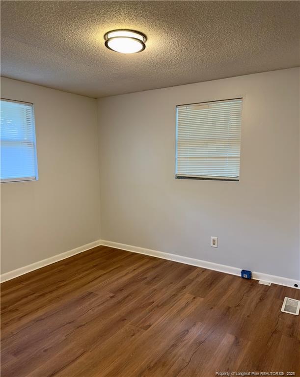 Foto del edificio - 2357 Watson Lake Rd