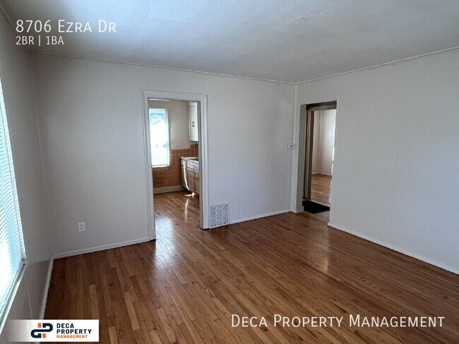 Foto del edificio - 8706 Ezra Dr