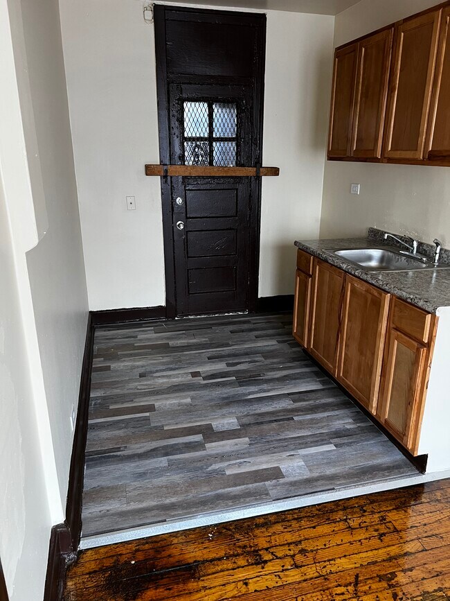 Foto del edificio - 7705 S Cottage Grove Ave