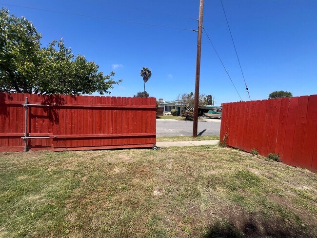 Building Photo - ***JUST REDUCED!!!*** Must See! 3 Bedroom ...
