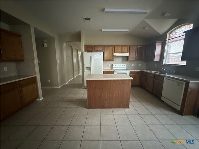 Building Photo - 226 Lottie Ln