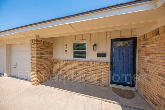 Foto del edificio - 3207 E 17th St
