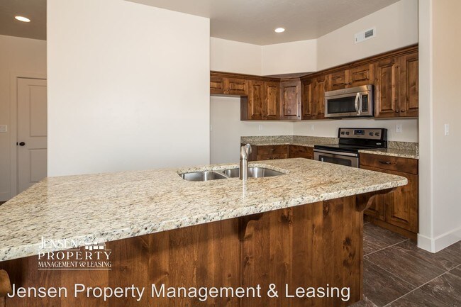Building Photo - 68 S 6130 W