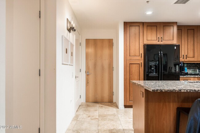 Building Photo - 7161 E Rancho Vista Dr