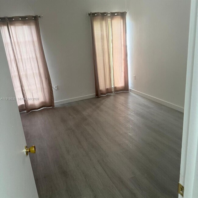 Foto del edificio - 9159 SW 77th Ave