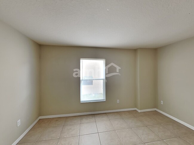 Building Photo - 12109 Tree Haven Ave