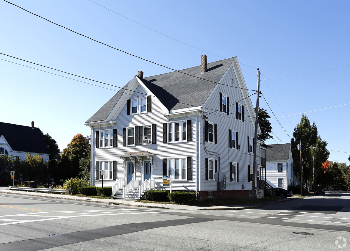 Building Photo - 697-699 Main St