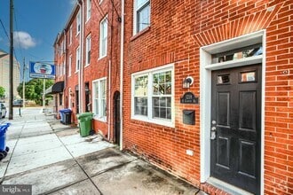 Building Photo - 1218 S Clinton St